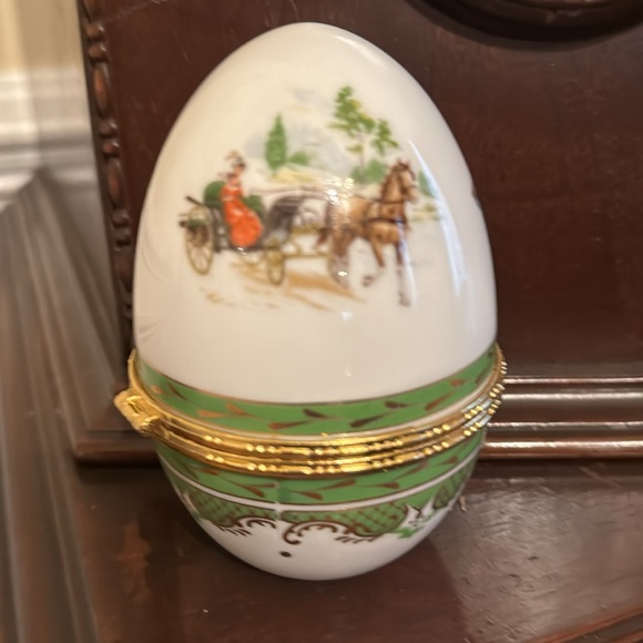 Equestrian Decorative Egg - Picture 3 of 7